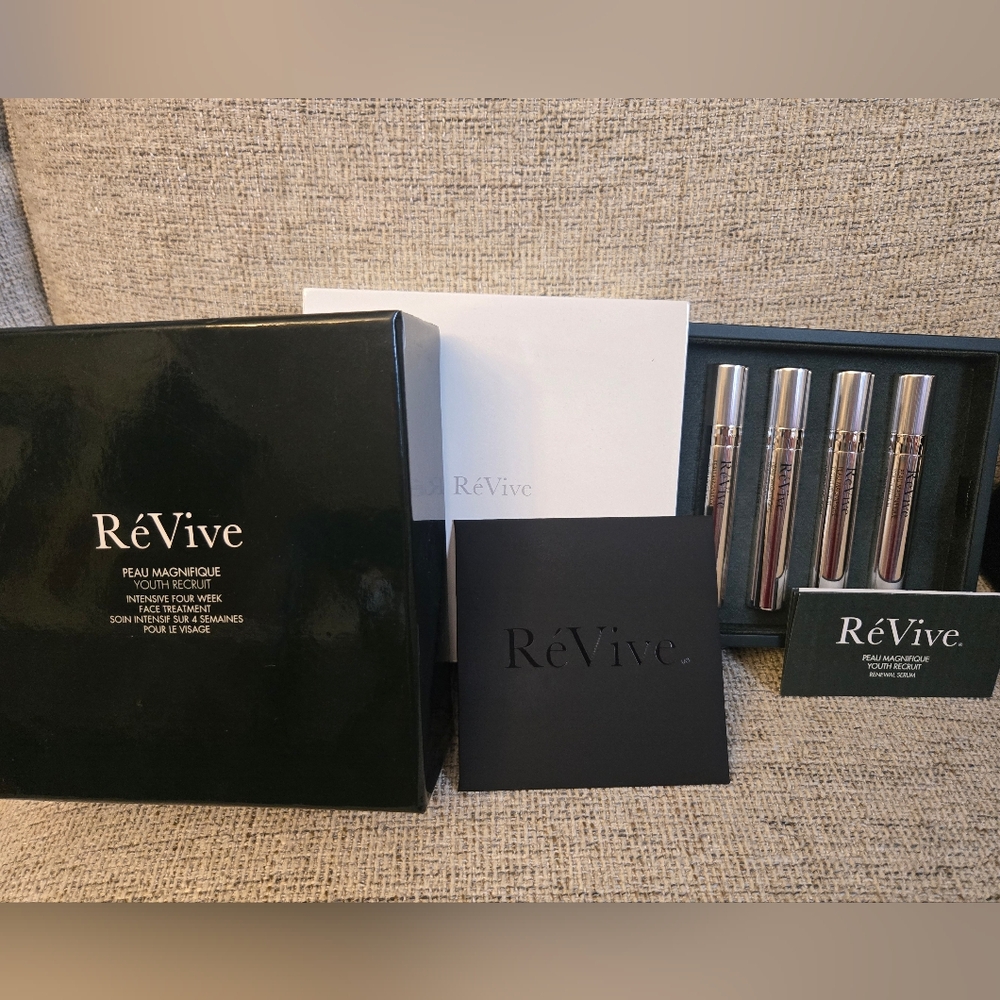 RéVive Peau Magnifique Youth Recruit Intensive 4 Week Face Treatment